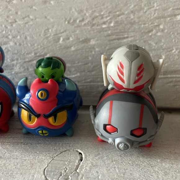 DISNEY Avengers & Villains, including Spider-Man & Thor Tsum Tsum Vinyl Figures - Picture 3 of 8